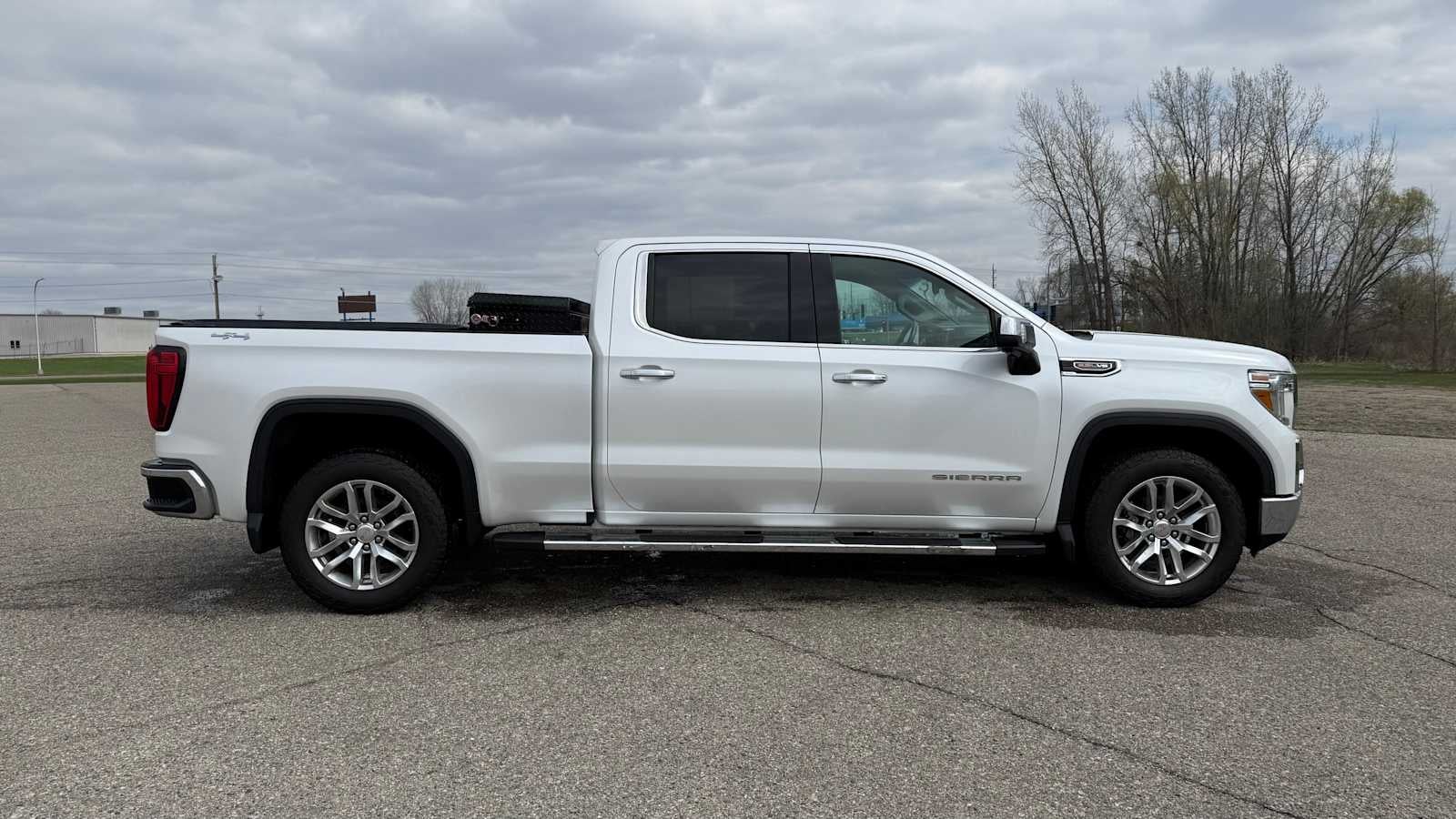 2020 GMC Sierra 1500 — rear three-quarter view